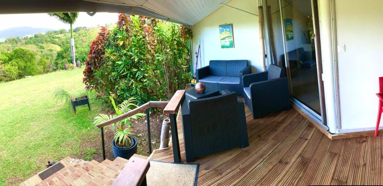 LODGE COLIBRIS vue panoramique mer et montagne pelée , 500 m plage dans un parc , Calme assuré Idéal pour découvrir le nord Caraïbes Le Carbet Exterior foto